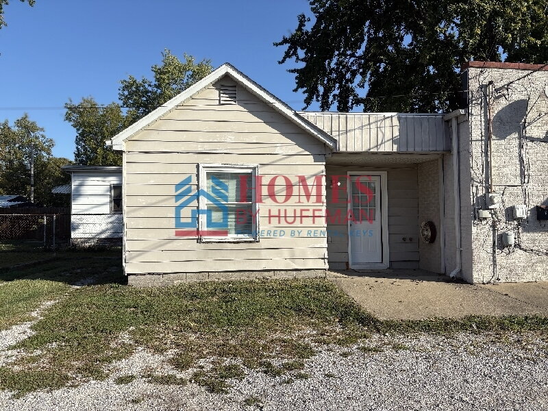 302 N Tekoppel Ave in Evansville, IN - Building Photo
