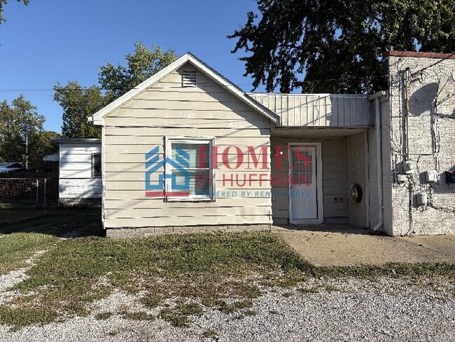 property at 302 N Tekoppel Ave