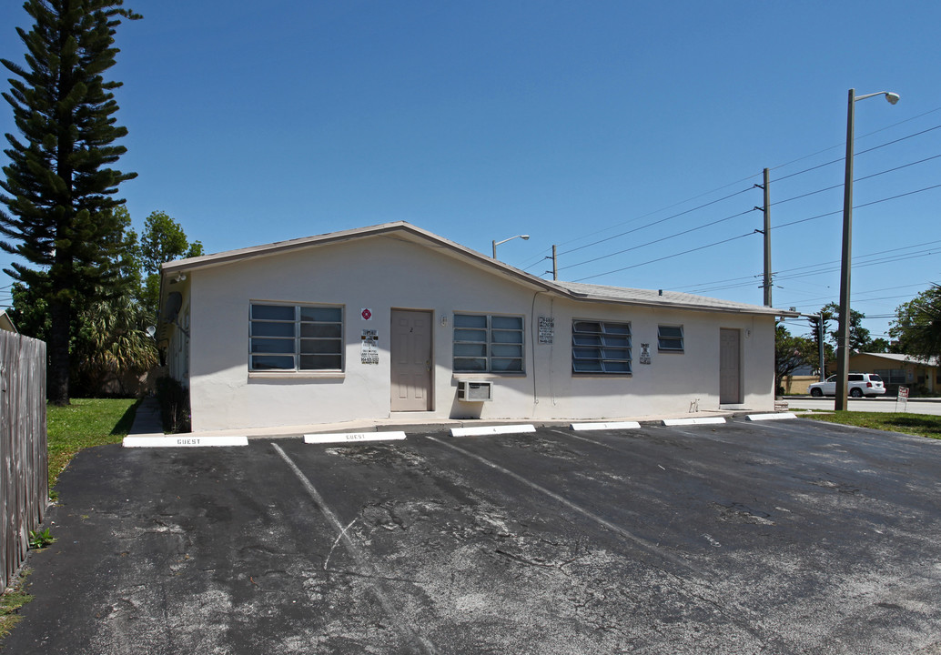 3071 NW 9th Ave in Wilton Manors, FL - Building Photo