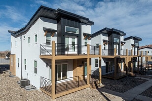 Desert Sol Villas in Moab, UT - Building Photo