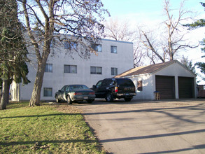 1086 Como Pl in St. Paul, MN - Foto de edificio - Building Photo