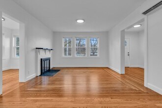 116-118 White St in Belmont, MA - Foto de edificio - Building Photo