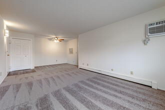 Normandy Manor Apartments in Mentor On The Lake, OH - Building Photo - Interior Photo