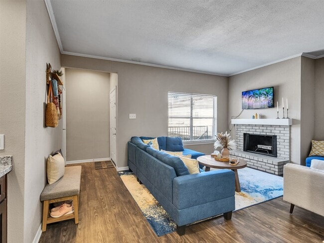 702 Bering Dr in Houston, TX - Building Photo - Building Photo