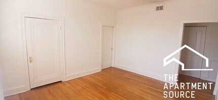 4808 W Barry Ave in Chicago, IL - Foto de edificio - Building Photo