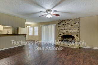 112 Suncliff Dr in Universal City, TX - Building Photo - Building Photo