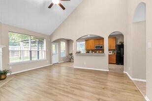 115 N Hawkhurst Cir in Magnolia, TX - Building Photo