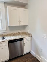 3230 Euclid Heights Blvd in Cleveland Heights, OH - Building Photo - Building Photo