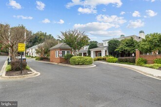 2540 Kensington Gardens in Ellicott City, MD - Building Photo - Building Photo