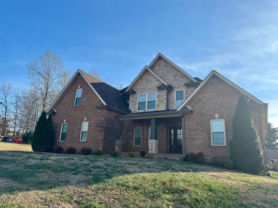 3680 Prestwicke Pl in Adams, TN - Building Photo