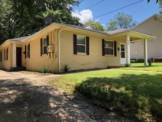 886 Custer St in Hapeville, GA - Building Photo - Building Photo