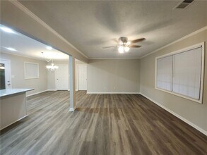 2830 Knollview Dr in Decatur, GA - Building Photo - Building Photo