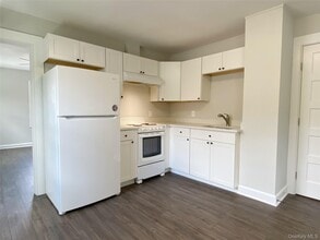 13 Cozzens Ave in Highland Falls, NY - Building Photo - Building Photo