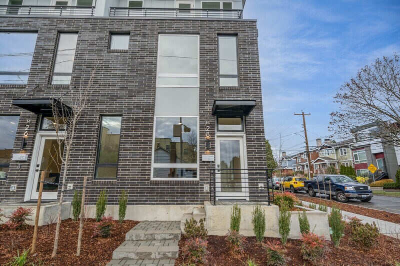 1428 N 80th St in Seattle, WA - Building Photo