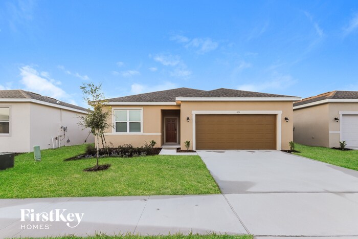601 Crown Rose Dr in Eagle Lake, FL - Foto de edificio