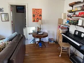 1421 Lakeway Dr in Bellingham, WA - Building Photo - Building Photo