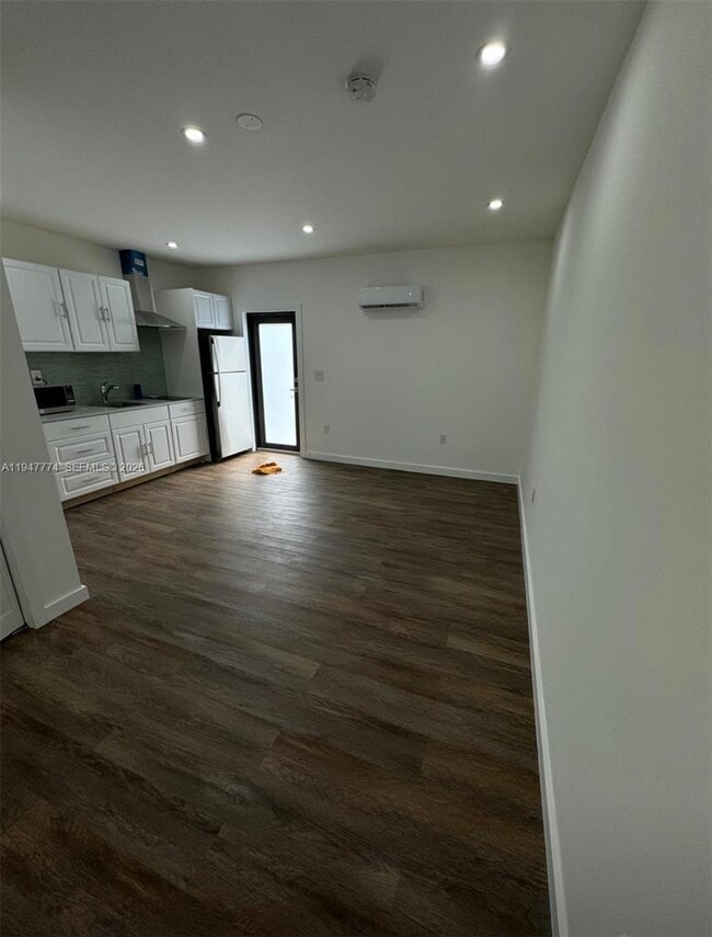 14941 SW 168th Terrace in Miami, FL - Building Photo - Building Photo