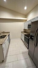 1035 Andalusia Blvd in Cape Coral, FL - Foto de edificio - Building Photo