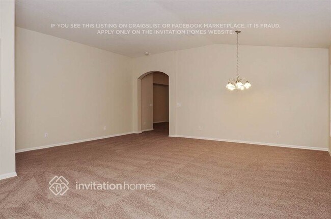 12069 Warwick Cir in Parrish, FL - Foto de edificio - Building Photo