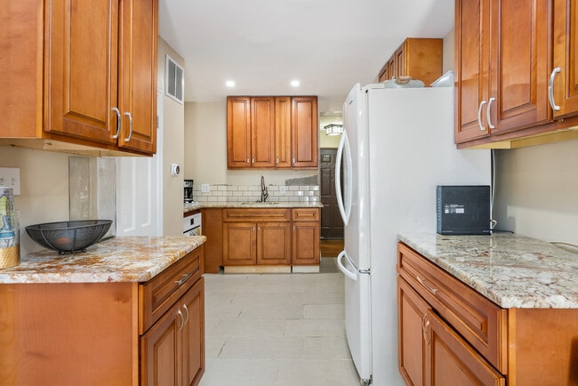 1605 Lemmon St photo'