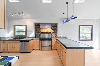 5403 NE 11th Ave in Portland, OR - Building Photo - Building Photo