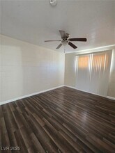 2524 N McCarran St in North Las Vegas, NV - Building Photo - Building Photo