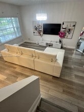 6010 Red Plum Ct in Tamarac, FL - Building Photo - Building Photo