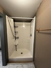 205 E Main St in Warren, IL - Building Photo - Building Photo