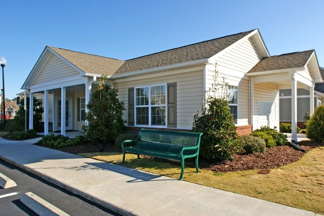 Beaufort Manor Apartments in Beaufort, NC - Building Photo - Building Photo