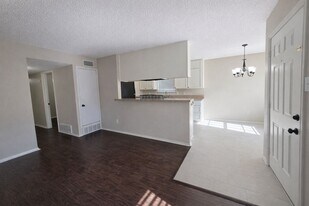 620 Race St, Unit D in Crowley, TX - Building Photo