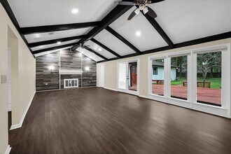 2607 Creekhickory Rd in Houston, TX - Building Photo - Building Photo