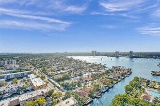 2000 Island Blvd in North Miami Beach, FL - Building Photo - Building Photo