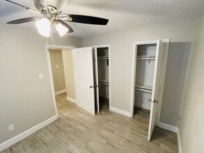 Shaver Park Apartments in Pasadena, TX - Foto de edificio - Building Photo