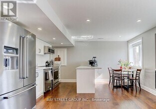 17 Ben Sinclair Ave in East Gwillimbury, ON - Building Photo - Building Photo