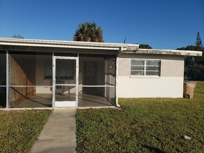 property at 4911 Coronado Pkwy