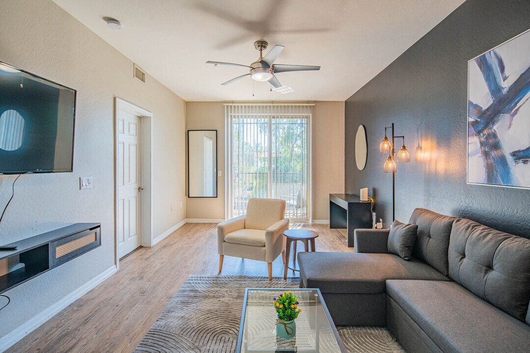 1275 E University Dr in Tempe, AZ - Building Photo