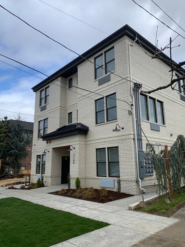 Quinn Apartments in Portland, OR - Building Photo - Building Photo