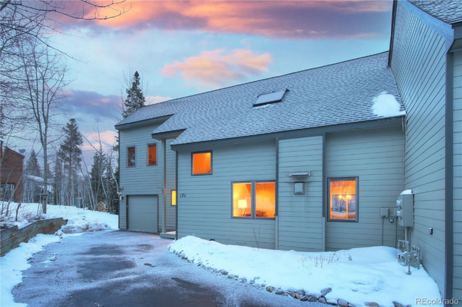 property at 171 Burgundy Cir