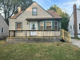 19645 Kingsville St in Harper Woods, MI - Building Photo