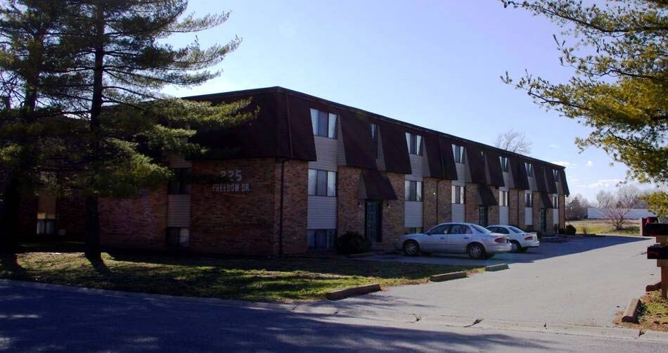 Copper Creek Crossings in Belleville, IL - Building Photo