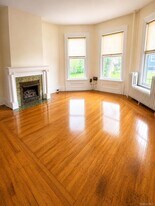 33 Virginia Ave in Poughkeepsie, NY - Building Photo