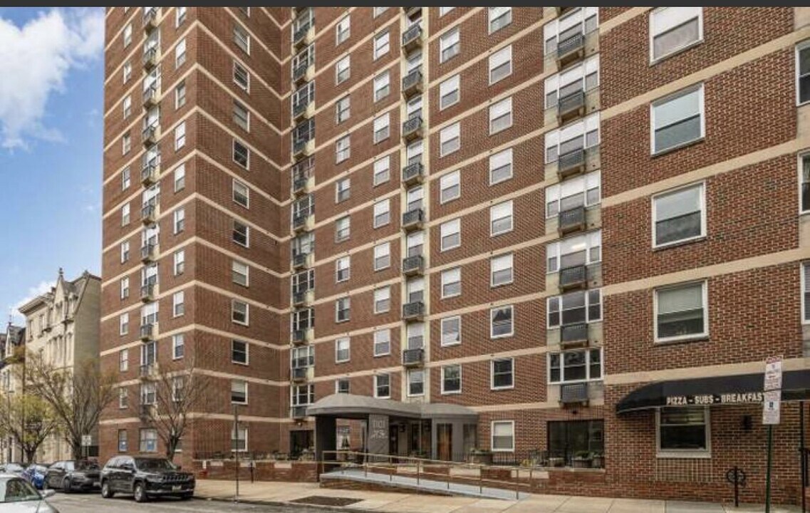 1101 St Paul St in Baltimore, MD - Building Photo