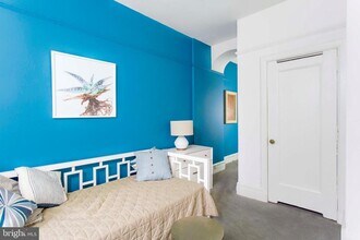 1229 Chestnut St in Philadelphia, PA - Building Photo - Building Photo