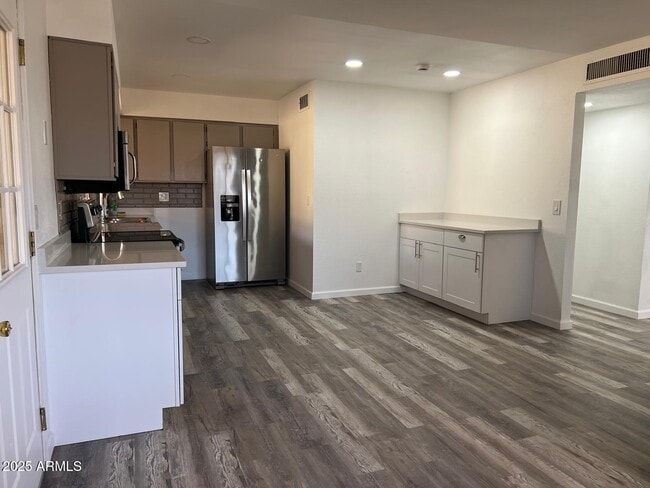 property at 3842 W Country Gables Dr