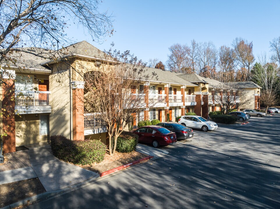 Vivo Living Arbor View in Charlotte, NC - Foto de edificio