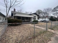 542 43rd St in Fairfield, AL - Foto de edificio - Building Photo