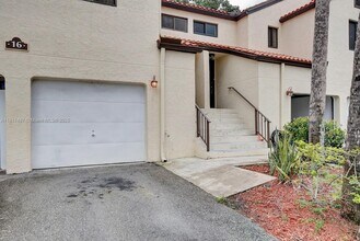 16 Vía De Casas Sur in Boynton Beach, FL - Building Photo - Building Photo