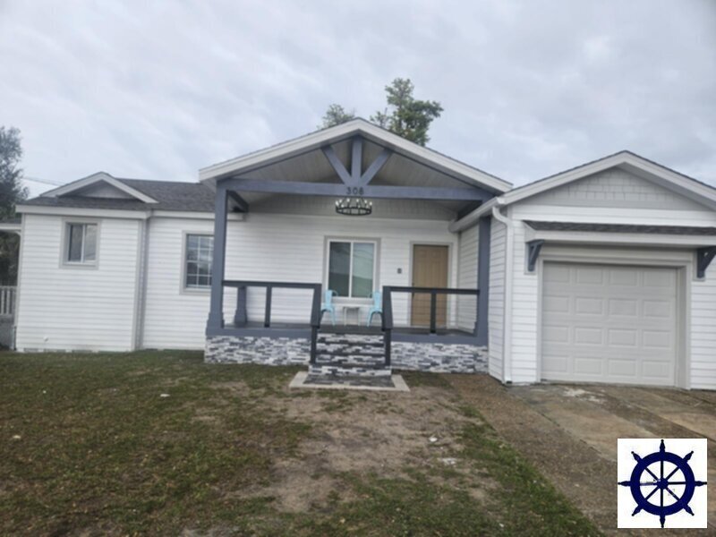 308 S Macarthur Ave in Panama City, FL - Foto de edificio