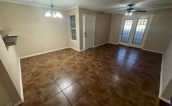 1111 Shiloh Dr in Laredo, TX - Building Photo - Building Photo