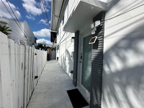 7400 Gary Ave in Miami Beach, FL - Building Photo - Building Photo